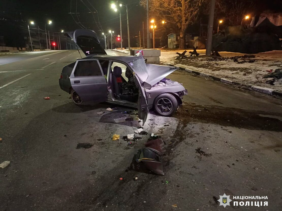 19-річний водій ВАЗа загинув в ДТП в Харкові - фото