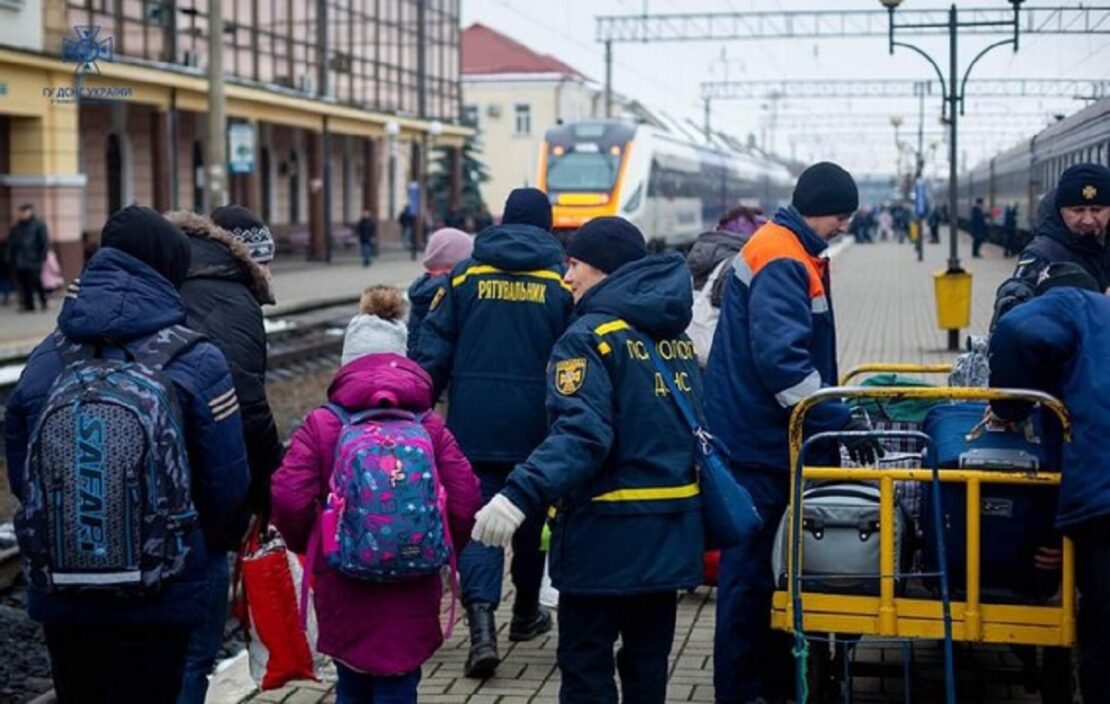 На Харківщині оголосили примусову евакуацію родин із дітьми 